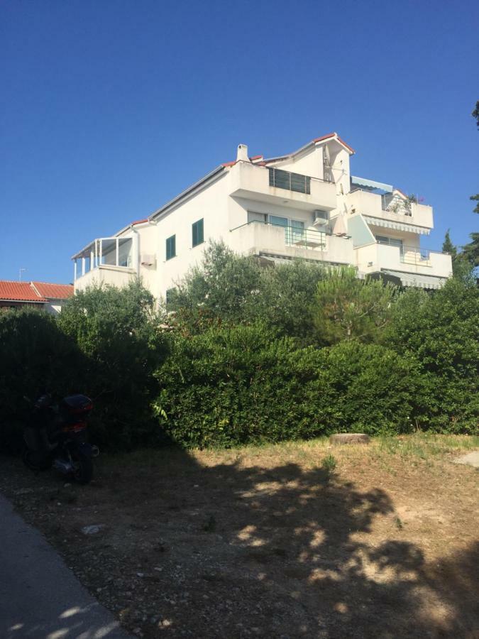 Ivana Apartment With Terrace Novalja Exterior foto